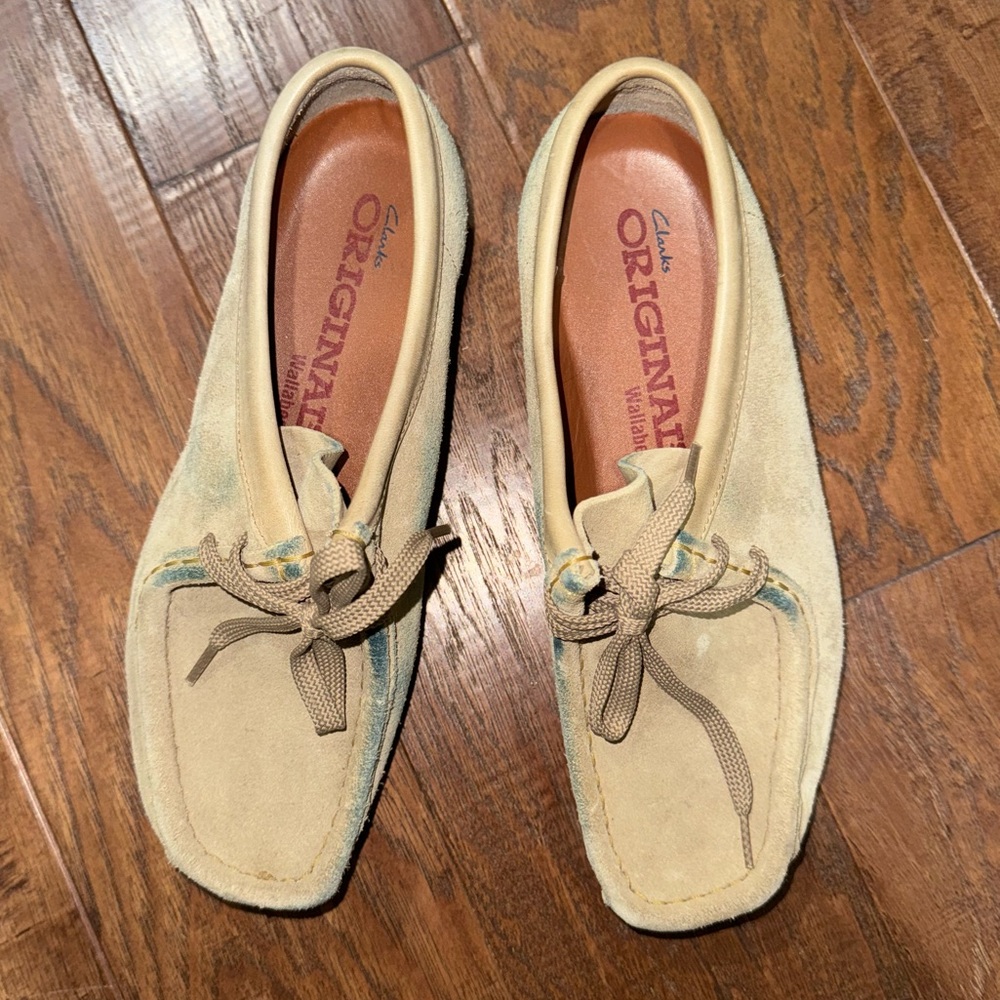 Clark’s Original Wallabees - size 8